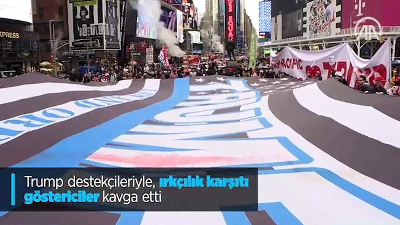 Trump destekçileriyle, ırkçılık karşıtı göstericiler kavga etti