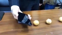 Take the iPhone 12 Pro to Break Walnuts - Finally the screen broke - No, no, it’s up to Nokia