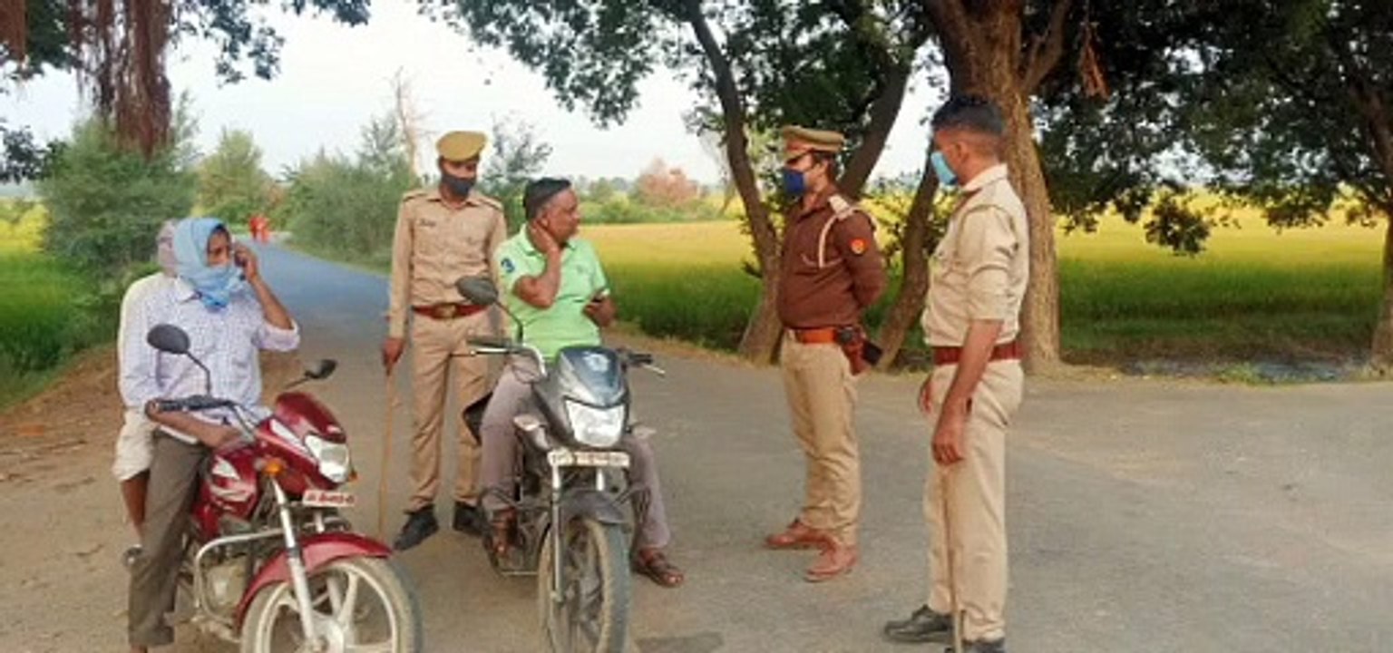 नियमों का पालन कराने में जुटी पुलिस
