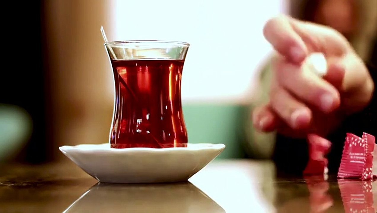 Saadet Partisi’nden “keyif çayı” videosu: Ekonomi keyif vermiyor