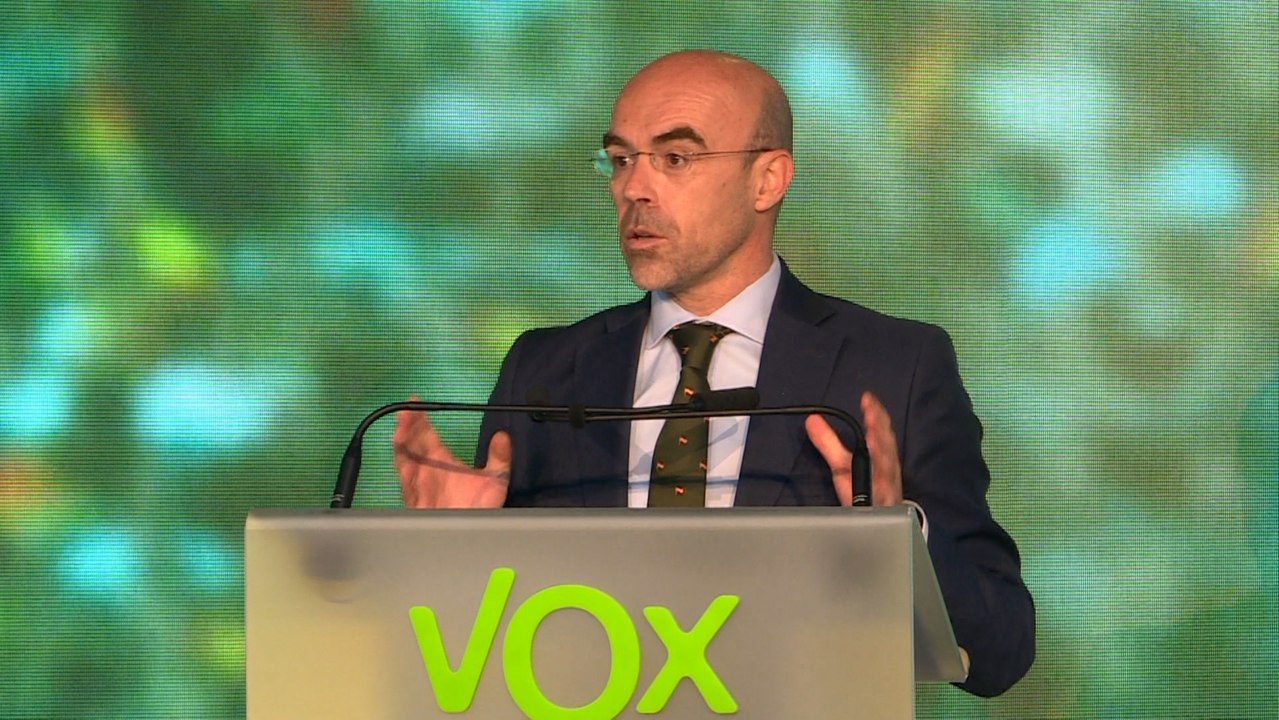 La ultraderecha incluye a Casado en el Gobierno de Sánchez como "ministro de la oposición"