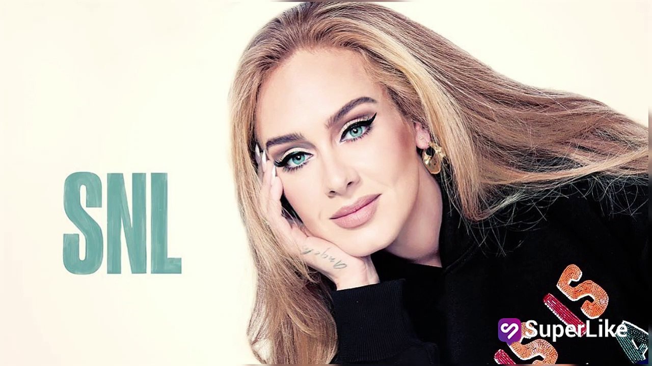 Adele bromeó sobre su pérdida de peso y presentó ‘Saturday Night Live’