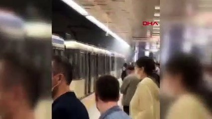 İstanbul'da panik anları! Tramvaydan dumanlar yükseldi