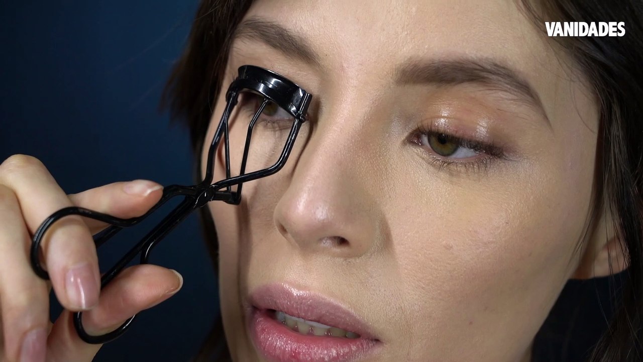 Transforma tu maquillaje de día para la noche