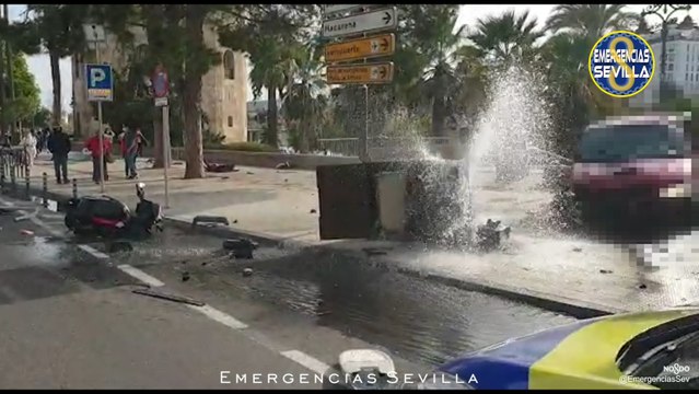 Fallece un conductor de 41 años al volcar su vehículo junto a la Torre del Oro