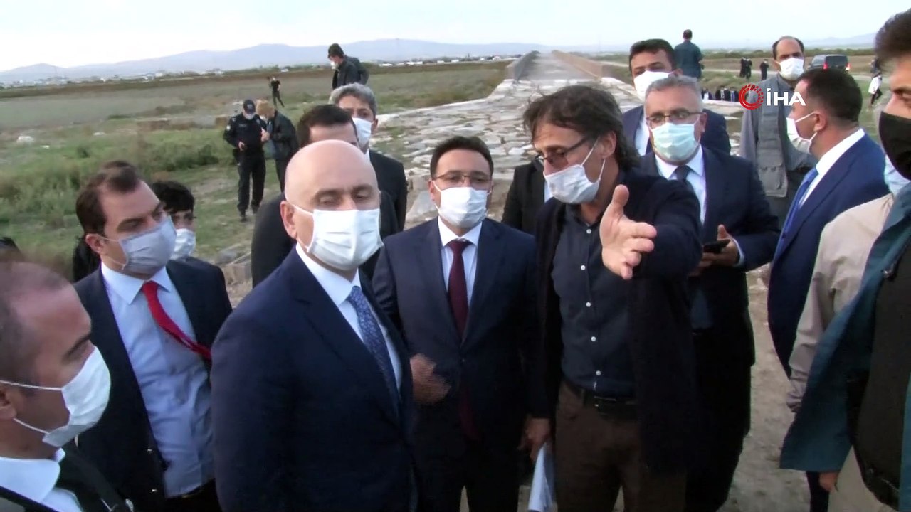 Ulaştırma ve Altyapı Bakanı Adil Karaismailoğlu Afyonkarahisar’da tarihi köprüyü inceledi