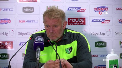 Prosinecki: “VAR’a gidiliyor ve çok net olan bir penaltı görülmüyor”