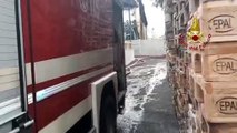 Reggio Emilia - Incendio distrugge capannone azienda giardinaggio  (26.10.20)