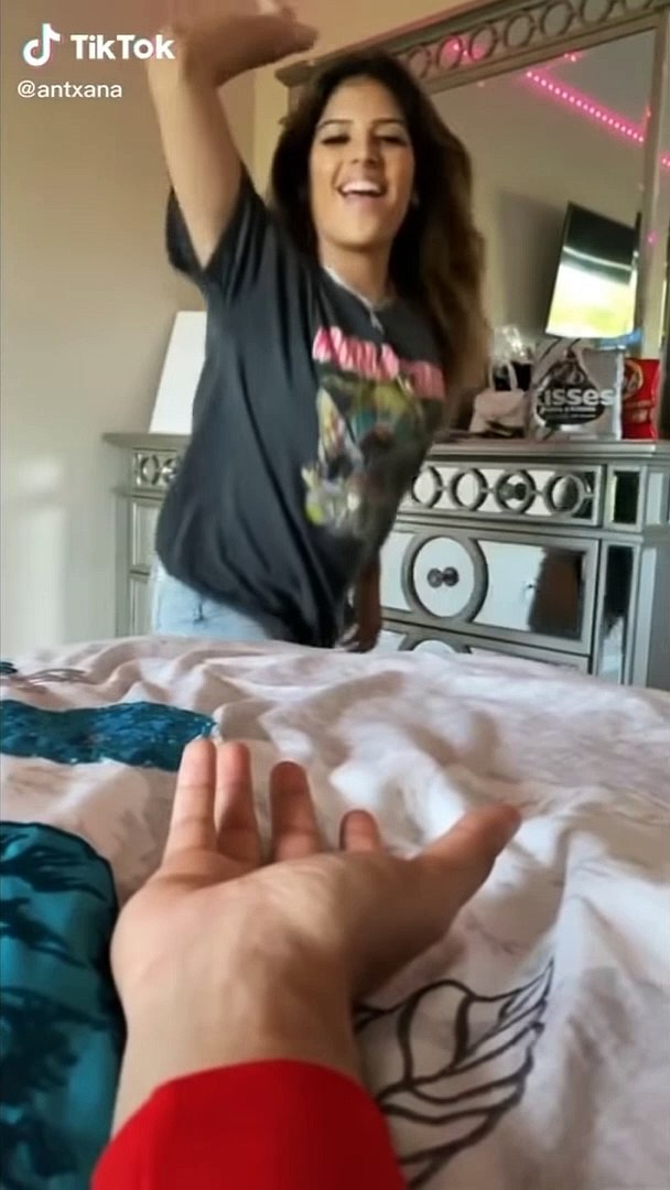 ⁣_Stick Your Hand Out_ and see what your Girlfriend does _peach__joy___ TikTok Trend