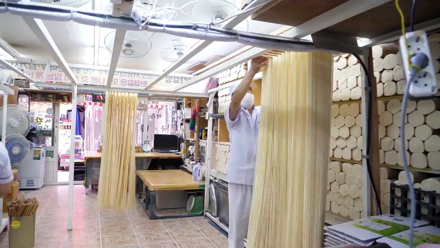 How to Make Korean Traditional Market Noodles - Korean Street Food
