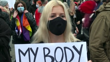 Polonia, quinto giorno di protesta in difesa dell'aborto
