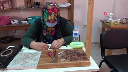 Kadınlar sanatla aile ekonomilerine katkı sağlıyor