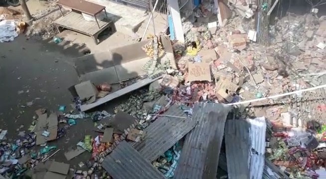 लखनऊ: सिलेंडर में विस्फोट के बाद उड़े घर के परखच्चे, एक की मौत, आग से झुलसे कई लोग