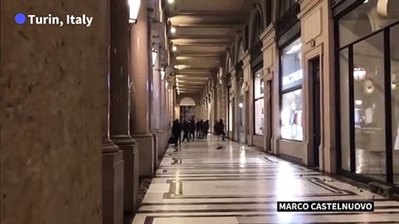 Protesters smash store windows in Turin in demo...