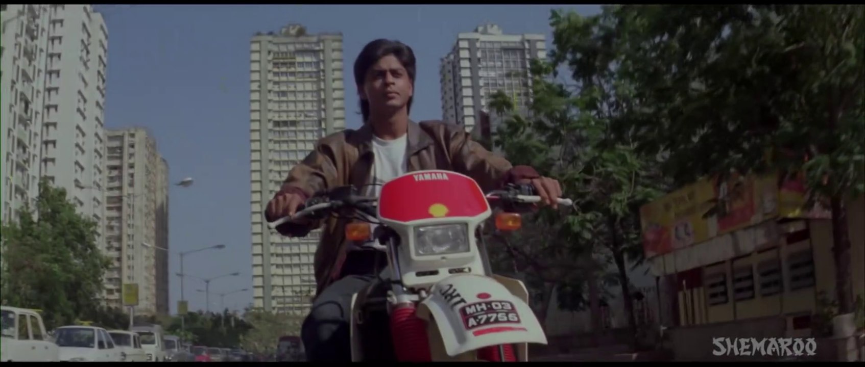 Koi Na Koi Chahiye Pyar Karne Wala (HD) / Deewana Song / Shahrukh Khan / Filmigaane / 1080p.