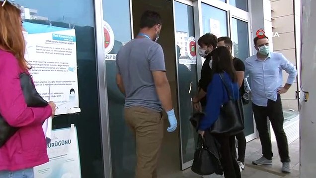Oğlunun tabutuna son kez bakan annenin feryadı yürekleri dağladı