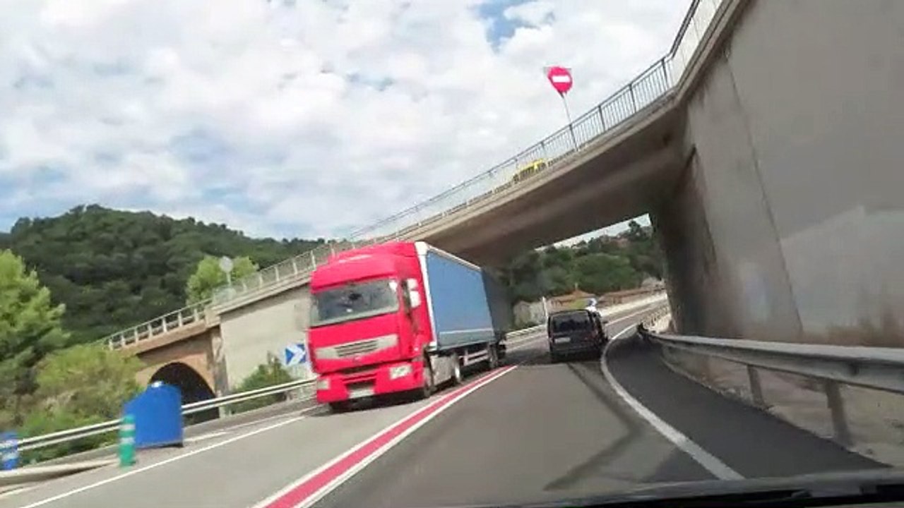 Malo selo pored  Prijedor grada  &   Trazim put do zavicaja