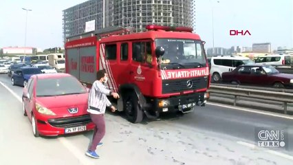 İETT otobüsünde yangın çıktı... Yangını çevredekiler söndürdü | Video