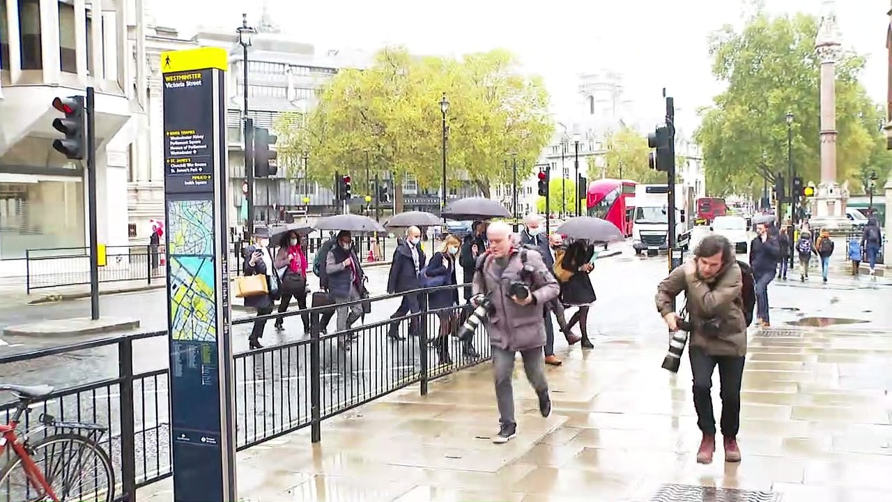 Michel Barnier arrives at post-Brexit talks in London