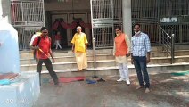 सभासद के द्वारा मंदिर परिसर को कराया गया सैनिटाइज