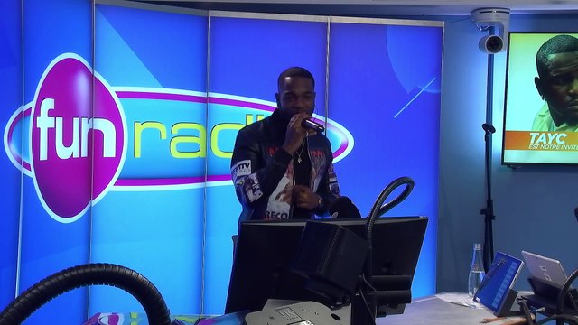 Tayc en live dans Le Studio Fun Radio