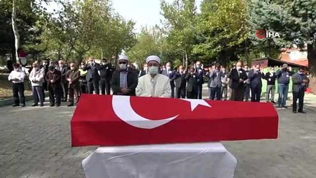 Kalp krizinden vefat eden Gaziantep Emniyet Müdür Yardımcısı Nadirgil, Isparta’da toprağa verildi