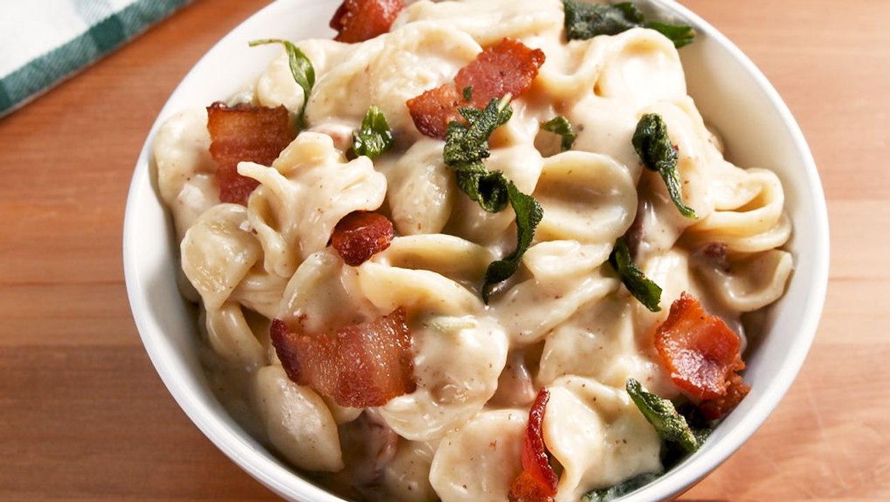 Hard Cider Mac & Cheese Is A Perfect Fall Dinner