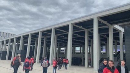 Berlín estrena aeropuerto con años de retraso y castigado a un despegue lento