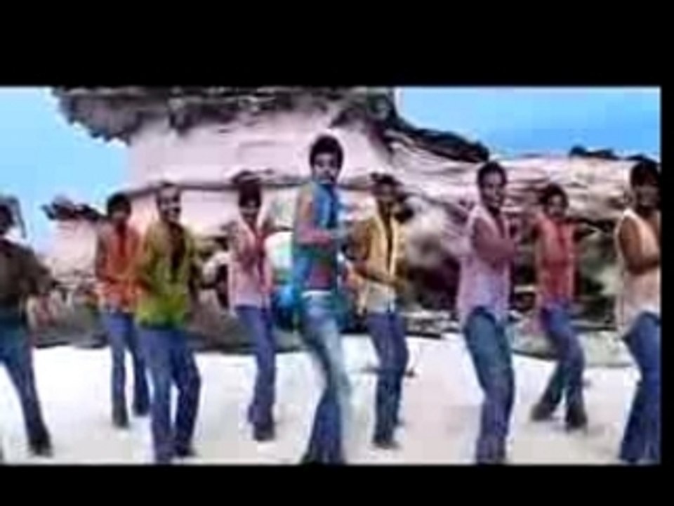 Namitha - Vijay Hot in AZHAGIYA TAMIL MAHAN..