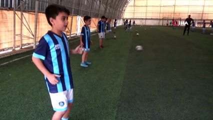 Oğlunun Futbol Aşkı Anneye Futbol Kulübü Kurdurdu