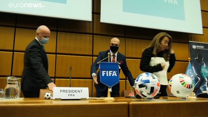 Líder da FIFA testa positivo e Cristiano Ronaldo continua infetado