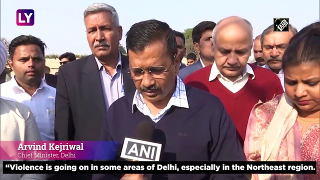 Delhi Violence: CM Arvind Kejriwal Meets The Injured At GTB Hospital, Prays For Peace At Rajghat