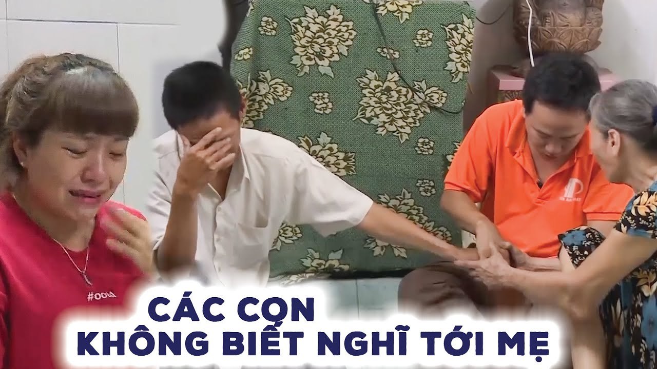 Anh em KHÔNG NHÌN MẶT NHAU cả thập kỉ, mẹ già BẬT KHÓC NỨC NỞ làm Thúy Nga nghẹn ngào xúc động