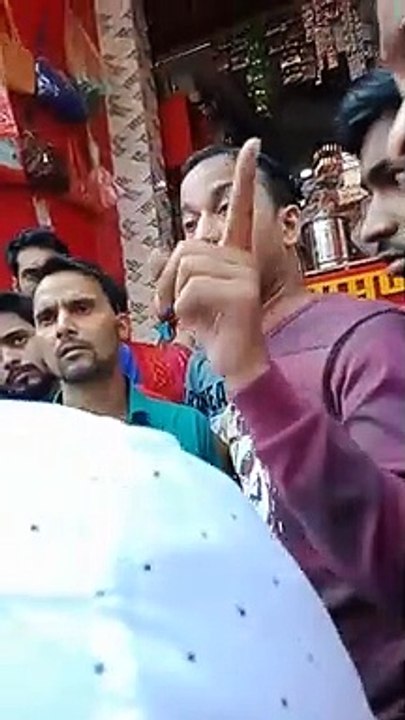 बिजली चेकिंग के दौरान जमकर हंगामा, बकायेदारों क...