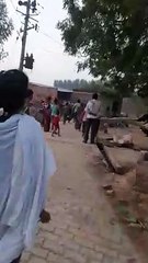 गाली गलौज का विरोध करने पर पति पत्नी को बेरहमी से पीटा