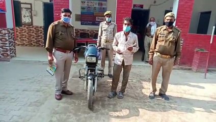 शामली: कांधला पुलिस ने चोरी की बाइक व अवैध चाकू के साथ चोर को किया गिरफतार