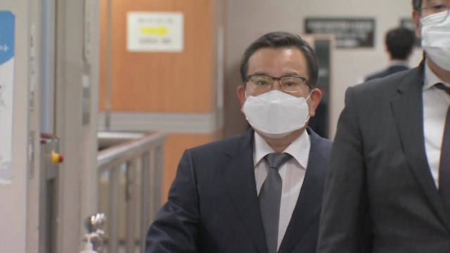 '뇌물·성 접대' 김학의 2심 징역 2년 6개월 법정구속...1심 무죄 뒤집혀 / YTN