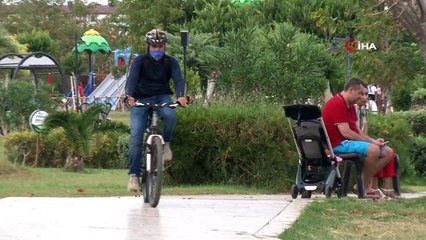 Görme engelli genç, hayatını fotoğraf çekerek kazanıyor