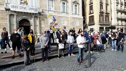 Entitats, partits i societat civil llegeixen un posicionament comú en contra de l'operació de la Guàrdia Civil