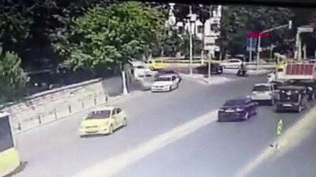Üsküdar'da çalınan aracının peşinden böyle koştu