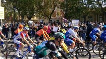 Hosteleros protestan por su cierre al paso de la Vuelta por Logroño