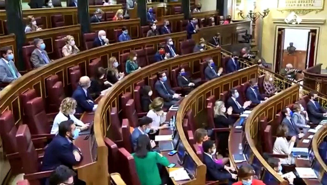 Sánchez se 'hace la picha un lio' y confunde a Casado con él mismo en el Congreso: "Gracias señor Sánchez"