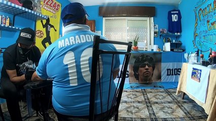 Llevar a Maradona en la piel, homenaje al ídolo en su 60 cumpleaños