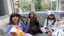 Sophia Isabella e Alice  Costume Runway Show + Space Food for World Book  Day