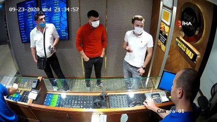 Sahte altınla kuyumcuları dolandıran ‘Altın Faresi’ kamerada