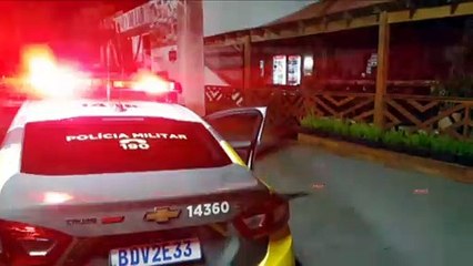 Ladrão é rendido por dono de pastelaria durante tentativa de furto