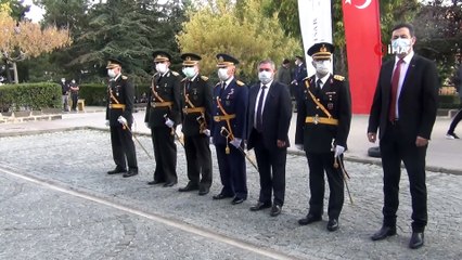 Vali Çiçek: “Cumhuriyet şanlı tarihimizin dönüm noktalarından birisidir”