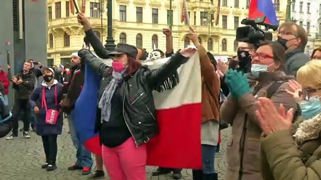 Koronavírus: prágai tüntetés a korlátozások ellen