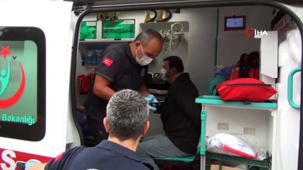 7 kişinin yaralandığı servis kazası sonrası araç plakasını ve otelin tabelasını sökme yarışı