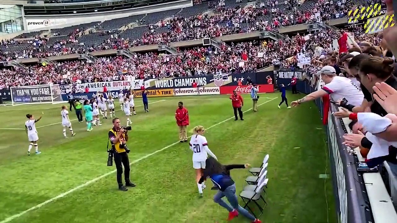 20 FUNNIEST MOMENTS IN WOMEN_S FOOTBALL